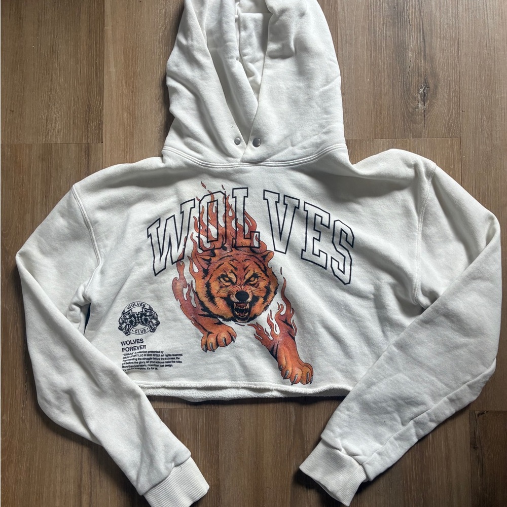 Darc Sport White Wolves Crop Hoodie